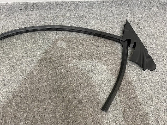 新品!TTクーペ 2014-2019 純正 左 ドアラバードアシールウェザーストリップ 8S0.837.479 8S0837479B ブラック アウディ(141791)