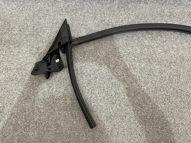 新品!TTクーペ 2014-2019 純正 左 ドアラバードアシールウェザーストリップ 8S0.837.479 8S0837479B ブラック アウディ(141791)