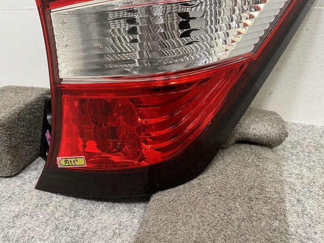 ノート/NOTE E12/NE12 e-POWER/HE12/SNE12 純正 後期 右 テールランプ/ライト/レンズ ICHIKOH D202 26550-5WK0B 日産(141799)