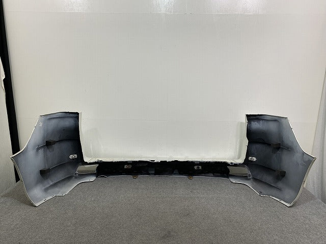 ランドクルーザー プラド/ランクル 150系/TRJ150W/GDJ/GRJ/150W/151W 純正 後期 リア バンパー 52159-6088 ホワイト 070 トヨタ(141868)