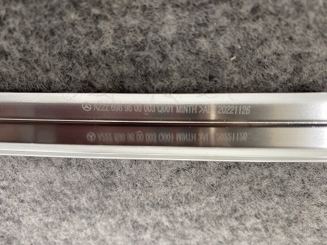 新品!Sクラス W222 純正 右 フロント ドア ドア モール A222 698 96 00 003 Q001 2226989600 メッキ メルセデスベンツ(141883)