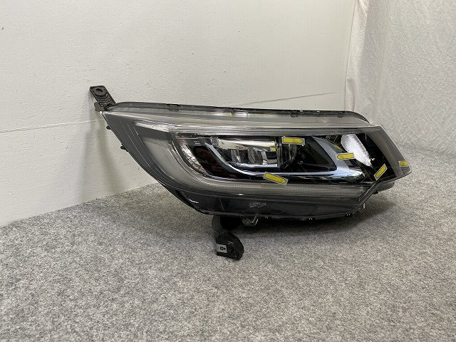 フリード GB5/GB6 ハイブリッド/GB7/GB8 純正 右 ヘッドライト/ランプ LED レベライザー 刻印J6 STANLEY W2172 ホンダ(141896)