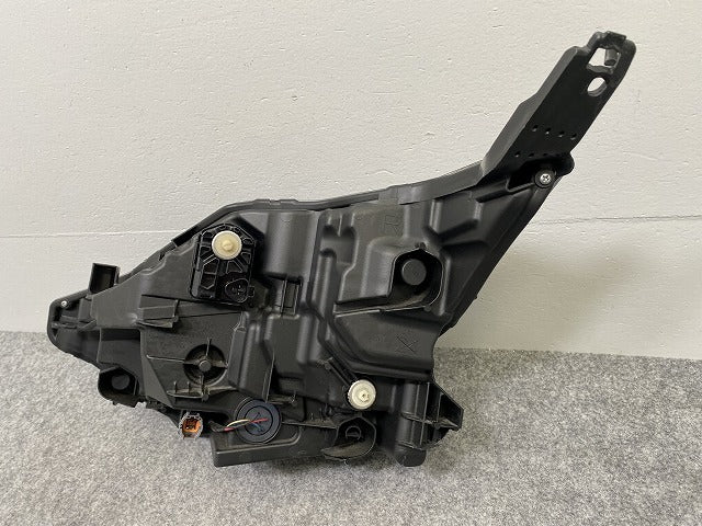デイズ ハイウェイスター B44W/B45W/B47W/B48W 純正 右 ヘッドライト/ランプ LED レベライザー 刻印B KOITO 100-23776 26010-7ME0A(141926)