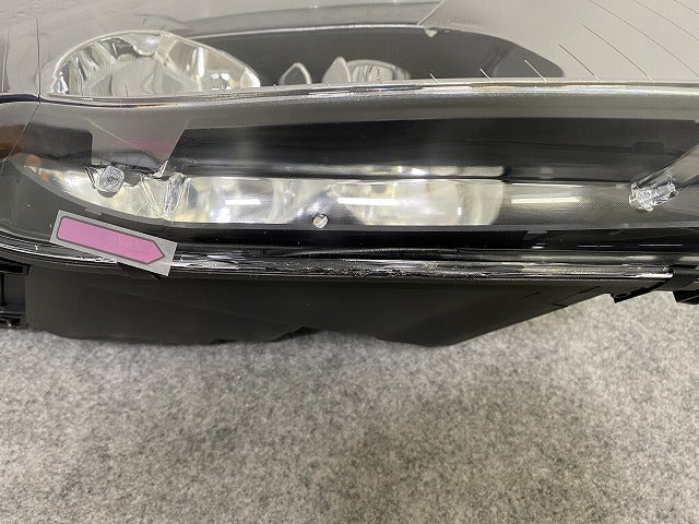 A4(B6) A4(B6)8Eアウディ/Audi 純正 右 ヘッドライト/ランプ ハロゲン AL Automotive Lighting 0 301 219 602 アウディ(141943)