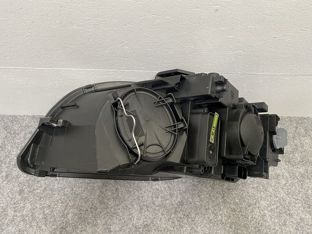 A4(B6) A4(B6)8Eアウディ/Audi 純正 右 ヘッドライト/ランプ ハロゲン AL Automotive Lighting 0 301 219 602 アウディ(141943)