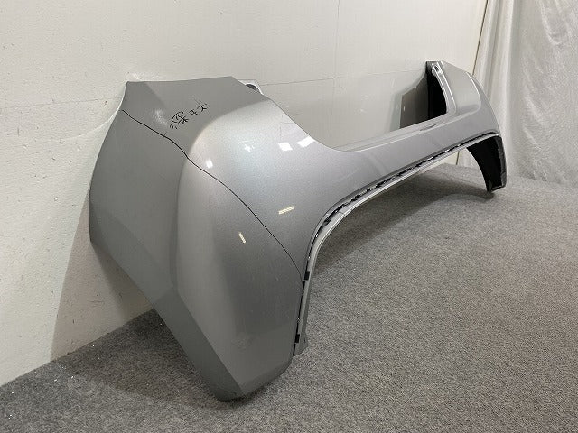 ヤリス KSP210/MXPA10/MXPA15 ハイブリッド/MXPH10/MXPH15 MXPH14/MXPH17 純正 リア バンパー 52159-K0010/20/50 シルバー(141980)