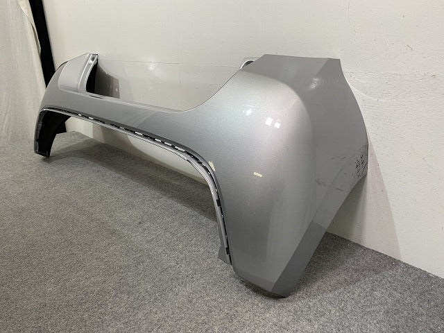 ヤリス KSP210/MXPA10/MXPA15 ハイブリッド/MXPH10/MXPH15 MXPH14/MXPH17 純正 リア バンパー 52159-K0010/20/50 シルバー(141980)