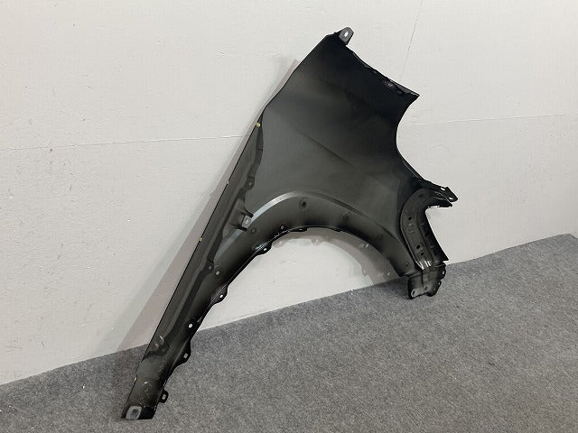 カローラ クロス ZSG10/MXGA10 ハイブリッド/ZVG11/ZVG15/ZVG13/ZVG16 純正 左 フロント フェンダー ブラック 220 (142026)