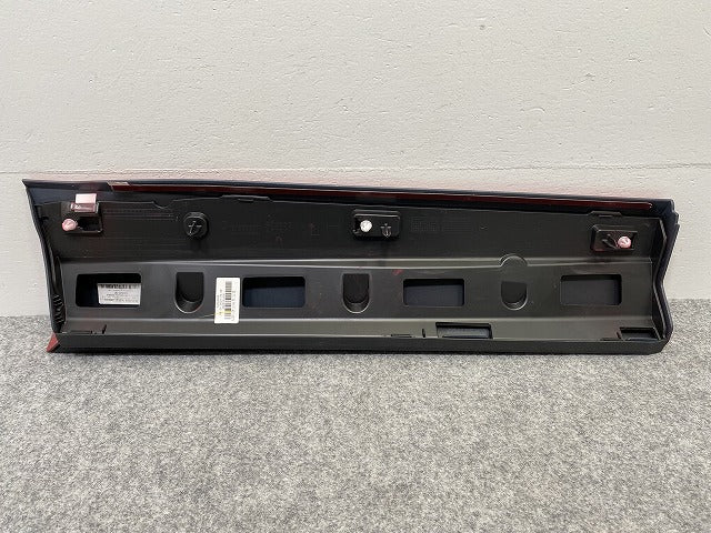 新品!Q3 F3系 純正 左 リア ドア サイドパネル 83A.853.969.A/B 83A853969AGRU タンゴレッドメタリック LY3U アウディ(142046)