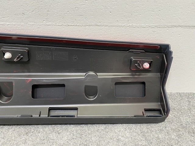 新品!Q3 F3系 純正 左 リア ドア サイドパネル 83A.853.969.A/B 83A853969AGRU タンゴレッドメタリック LY3U アウディ(142046)