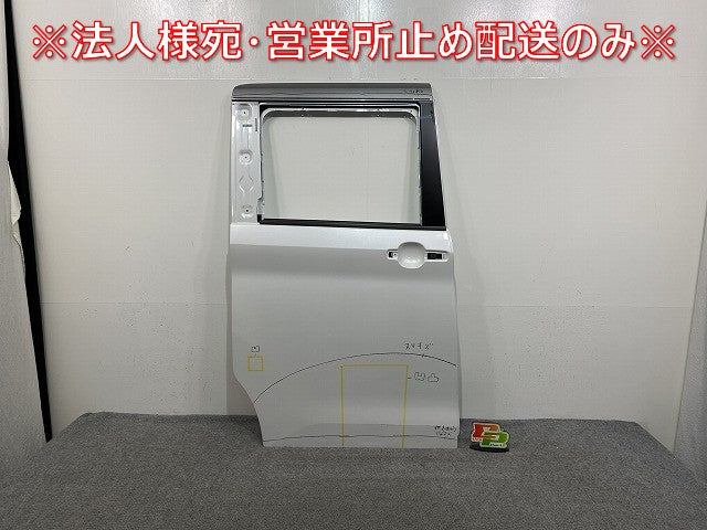 ルークス ハイウェイスター/eKクロススペース/ekスペース/デリカミニ B44A/B45A/B47A/B48A B34A/B35A/B37A 純正 右 スライドドア(142055)