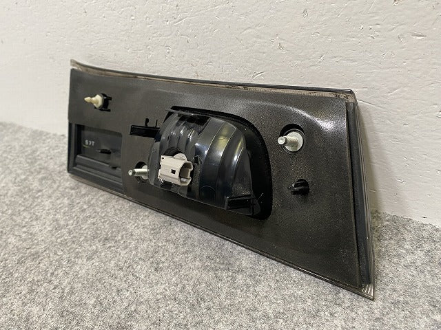 スペーシア MK32S 純正 右 テールランプ/ライト/レンズ ハロゲン 内側 KOITO 132-59295 スズキ(142073)