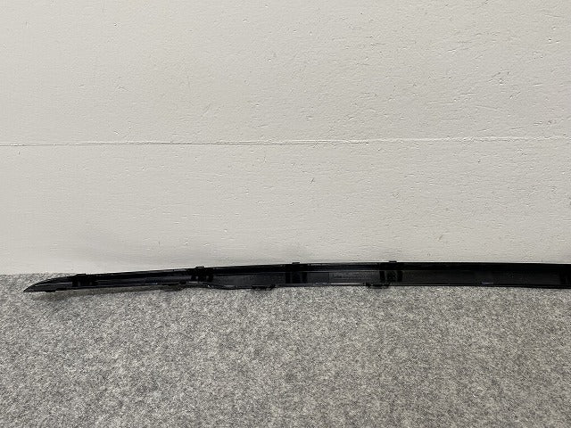 新品!1シリーズ F20 リア バンパーモール 5112 7371758 51127371758 ブラック ソリッド BMW(142083)