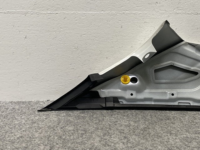 セレナ ハイウェイスター/S/X/G/XV/C27/GFC27/GFNC27/GC27/GNC27 純正 左フロント フィニッシャー 638F1 5TA0A ホワイトパール(142092)