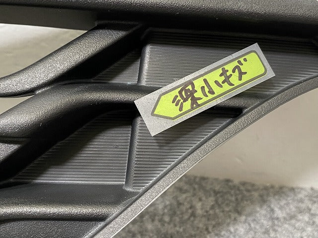パッソ M700A/M710A 純正 前期 フロント グリル/ラジエーターグリル 53111-B1060 素地 トヨタ(142095)