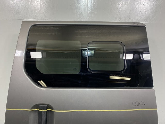バネット NV200 M20/VM20/VNM20 純正 左 スライドドア ガラス内張り付 ブレードシルバー K51 日産(142101)