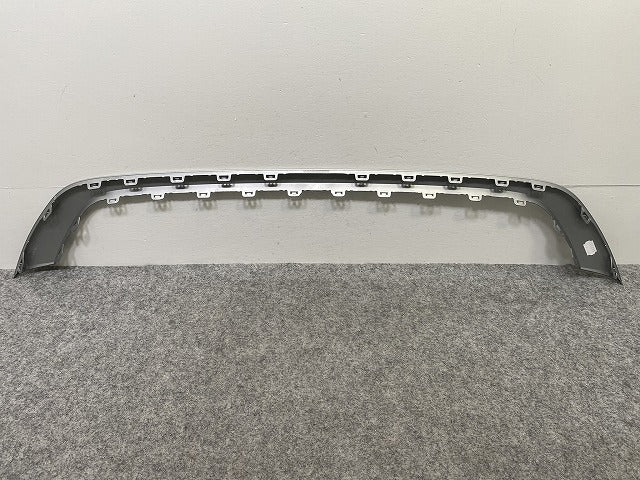 新品!Tロック/T-ロック リア バンパートリム 2GA.807.725 2GA8077252UC パイライトシルバーメタリック LB7S フォルクスワーゲン(142147)