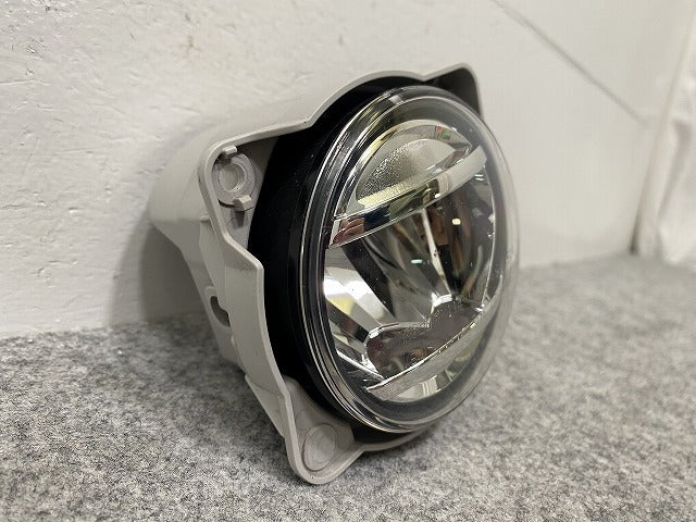 ルーミー/トール M900A/M910A/M900S/M910S 純正 右 フォグランプ/フォグライト LED KOITO 114-11092 トヨタ(142276)