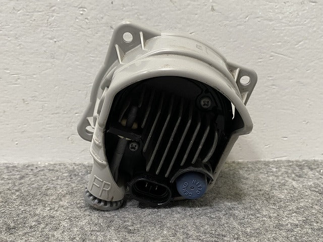 ルーミー/トール M900A/M910A/M900S/M910S 純正 右 フォグランプ/フォグライト LED KOITO 114-11092 トヨタ(142276)