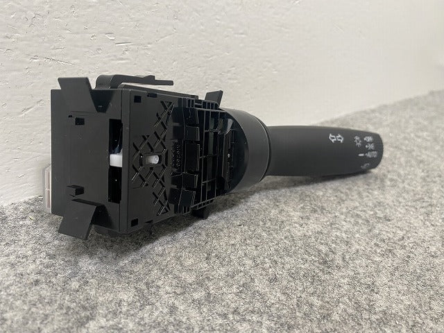 新車取り外し!フィット/NBOX/オデッセイ/S660 純正 右  ライトスイッチレバー M52531 ホンダ(142302)