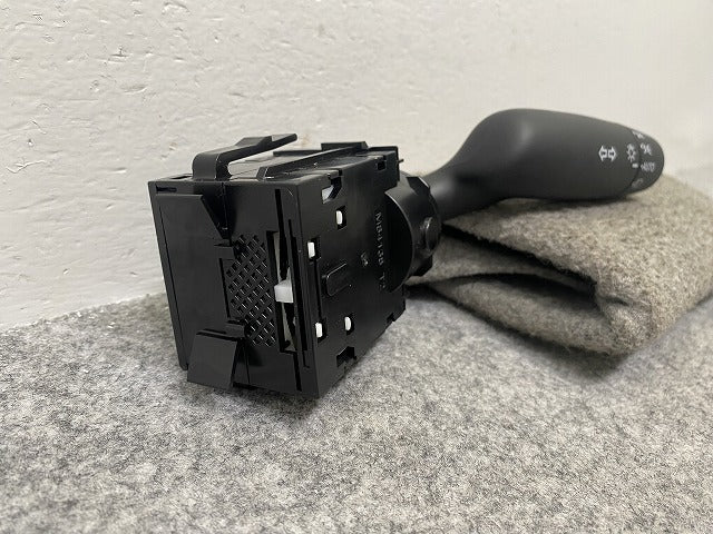 新車取り外し!ZR-V/ZRV e:HEV RZ3/RZ4/RZ5/RZ6 純正 右 ライトスイッチレバー M84138 T2 ホンダ(142310)
