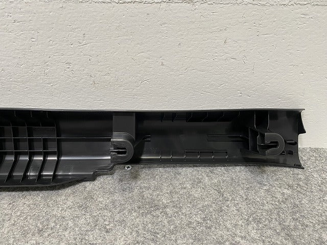 新車取り外し!N-BOX/NBOX Nボックス JF5/JF6 純正 右 リア サイドステップ ガーニッシュ 84201-32R 素地 ホンダ(142330)