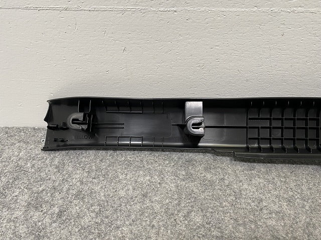 新車取り外し!N-BOX/NBOX Nボックス JF5/JF6 純正 左 リア サイドステップ ガーニッシュ 84251-32R 素地 ホンダ(142331)