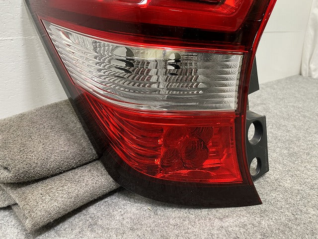ノート/NOTE E12/NE12 e-POWER/HE12/SNE12 純正 後期 左 テールランプ/ライト/レンズ LED ICHIKOH D202 日産(142336)