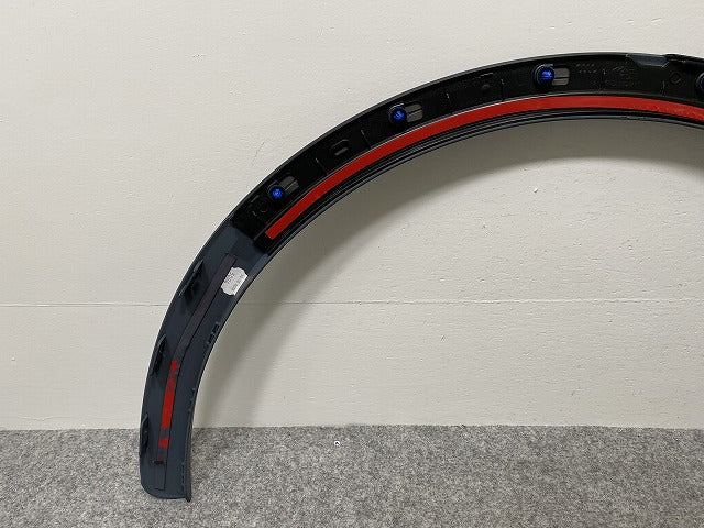 新品!Q3 8U系 純正 左 リア フェンダーアーチモール/オーバーフェンダー 8U0.853.817.A 8U0853817 サフ アウディ(142370)