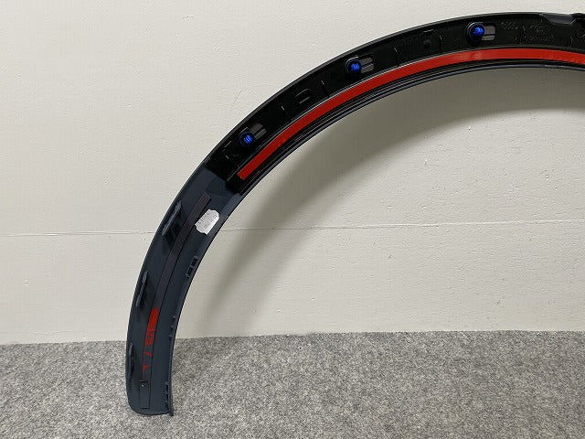 新品!Q3 8U系 純正 左 リア フェンダーアーチモール/オーバーフェンダー 8U0.853.817.A 8U0853817 サフ アウディ(142372)