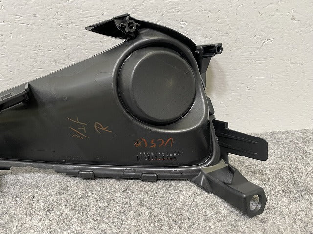 新車取り外し!カローラ スポーツ 210/NRE210H/NRE214H/ZWE211H 純正 右 フロント フォグカバー/フォグランプカバー 81481-12370(142395)