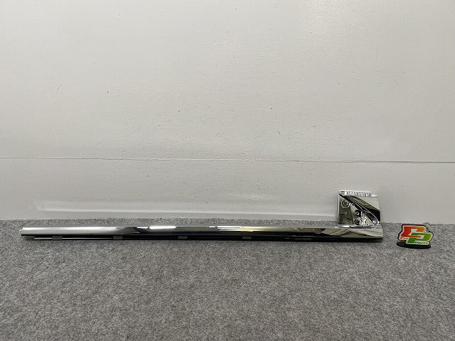 新車取り外し!アルファード 40系/AGH40W/AGH45W ハイブリッド/AAHH40W/AAHH45W 左 フロント ドア ウェザーストリップ メッキ (142396)