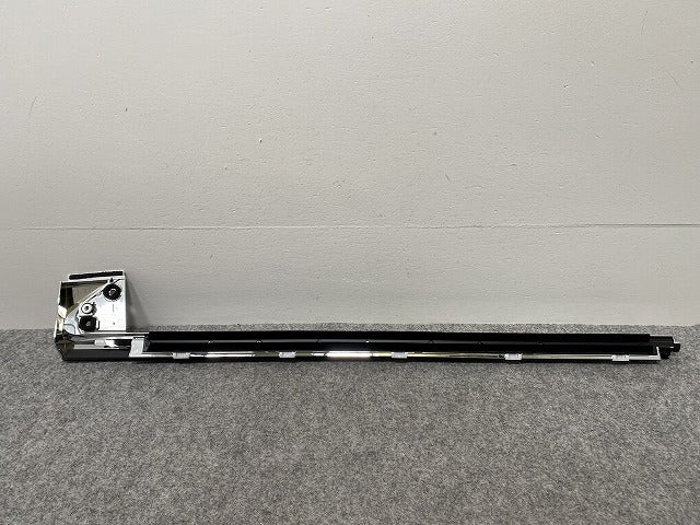 新車取り外し!アルファード 40系/AGH40W/AGH45W ハイブリッド/AAHH40W/AAHH45W 左 フロント ドア ウェザーストリップ メッキ (142396)
