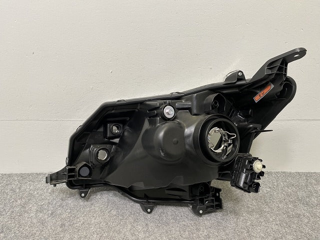 タンク/トール M900A/M910A/M900S/M910S 純正 右 ヘッドライト/ランプ ハロゲン レベライザー 刻印IJ STANLEY W3919 トヨタ(142433)