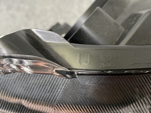 タンク/トール M900A/M910A/M900S/M910S 純正 右 ヘッドライト/ランプ ハロゲン レベライザー 刻印IJ STANLEY W3919 トヨタ(142433)