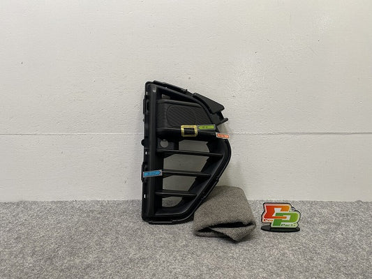 新品!キャラバン NV350 標準 E26 純正 後期 フロント フォグカバー/フォグランプカバー 62256 5YJ0B 62256-5YJ0B 素地 日産(142436)