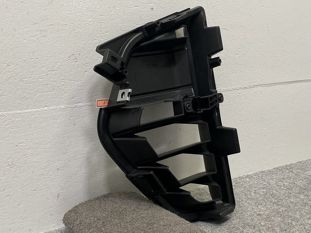 新品!キャラバン NV350 標準 E26 純正 後期 フロント フォグカバー/フォグランプカバー 62256 5YJ0B 62256-5YJ0B 素地 日産(142436)