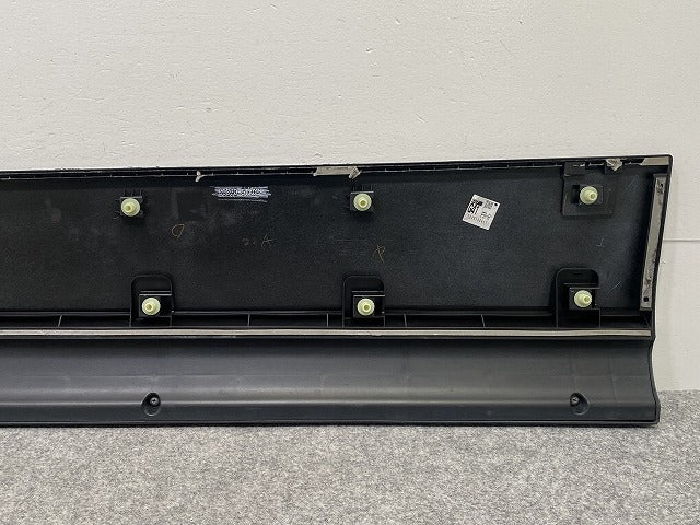 セレナ/ハイウェイスター C27/GFC27/GFNC27 e-POWER/HFC27 純正 右 フロント ドア サイドパネル 80870 5TA0B ダイヤモンドブラック(142472)
