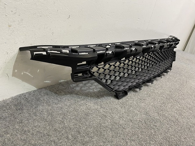 新品!Cクラス W205/2019-2021 純正 後期 フロント グリル/ラジエーターグリル A2058856204 A 2058856204 素地 メルセデスベンツ(142478)