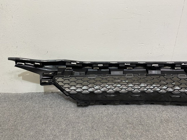 新品!Cクラス W205/2019-2021 純正 後期 フロント グリル/ラジエーターグリル A2058856204 A 2058856204 素地 メルセデスベンツ(142478)
