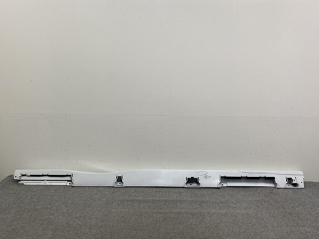 セレナ C28/NC28/FC28/FNC28 e-POWER/GC28/GFC28 純正 左 サイドステップ/サイドスカート 76851 7DF0A プリズムホワイト QBE 日産(142512)