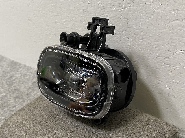 ノート/NOTE E13/SNE13 純正 左 フォグランプ/フォグライト LED HELLA 26155 8990D 日産(142602)