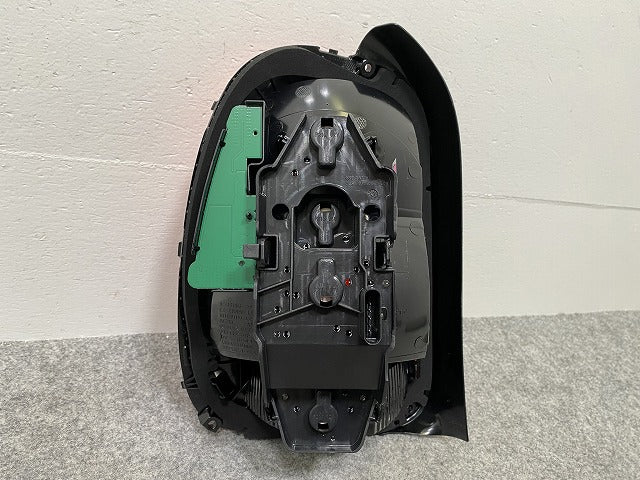 新品!ミニ F55/F56 純正 前期 右 テールランプ/ライト/レンズ LED 03.526.00 63217297414 MINI(142654)