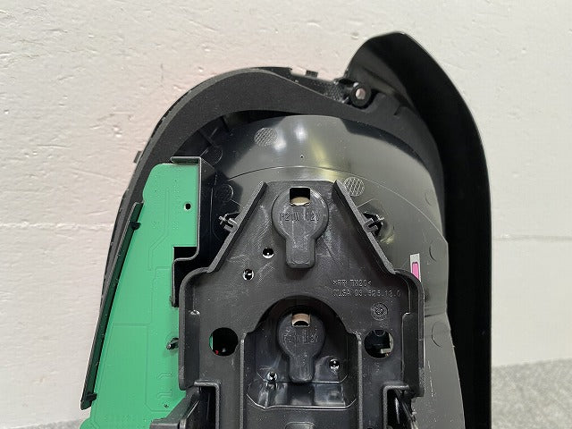 新品!ミニ F55/F56 純正 前期 右 テールランプ/ライト/レンズ LED 03.526.00 63217297414 MINI(142654)