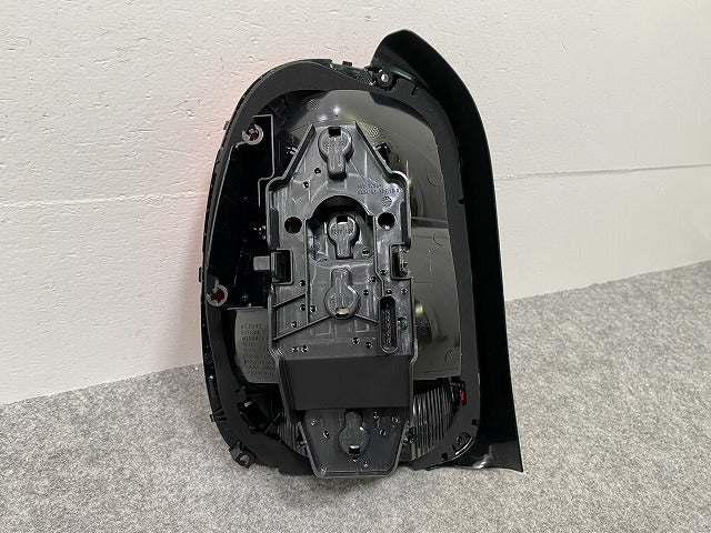 新品!ミニ F55/F56/F57 純正 前期 右 テールランプ/ライト/レンズ LED 03.526.60 63217297434 MINI(142657)