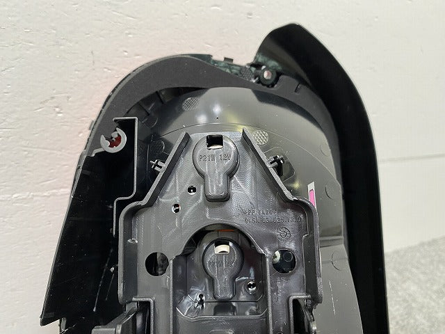 新品!ミニ F55/F56/F57 純正 前期 右 テールランプ/ライト/レンズ LED 03.526.60 63217297434 MINI(142657)