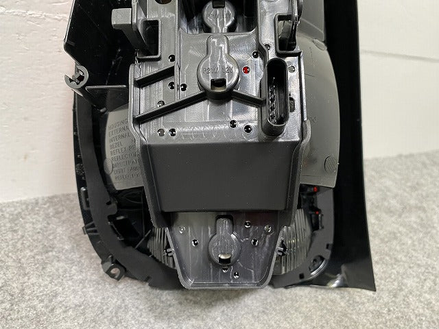 新品!ミニ F55/F56/F57 純正 前期 右 テールランプ/ライト/レンズ LED 03.526.60 63217297434 MINI(142657)