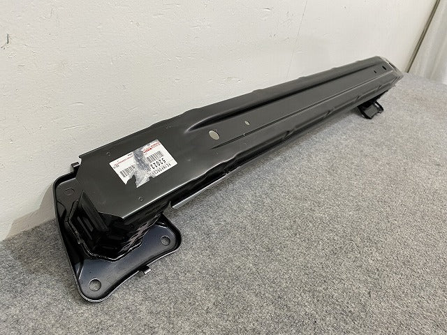 美品!カローラ クロス ZSG10/MXGA10 ハイブリッド/ZVG11/ZVG15/ZVG13/ZVG16 純正 リア ホースメント 52023-47070 トヨタ(142661)