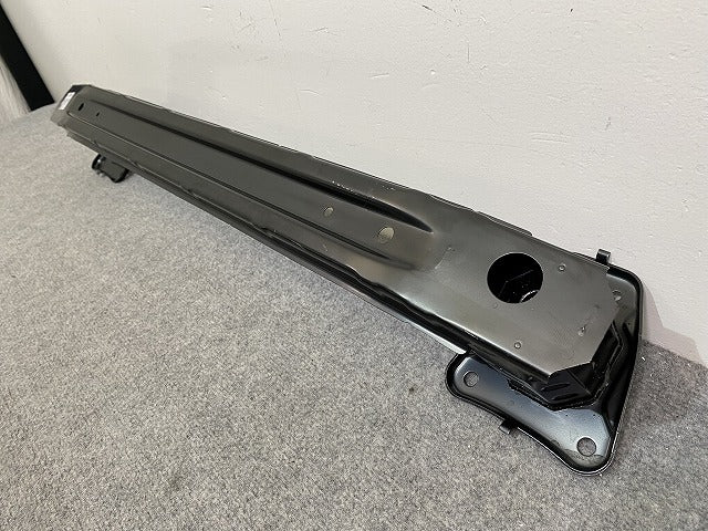 美品!カローラ クロス ZSG10/MXGA10 ハイブリッド/ZVG11/ZVG15/ZVG13/ZVG16 純正 リア ホースメント 52023-47070 トヨタ(142661)