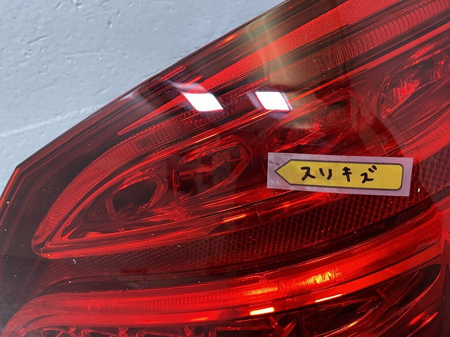 新品!Cクラス W205 純正 右 テールランプ/ライト/レンズ LED A2059061457 A205906145764 メルセデスベンツ(142662)